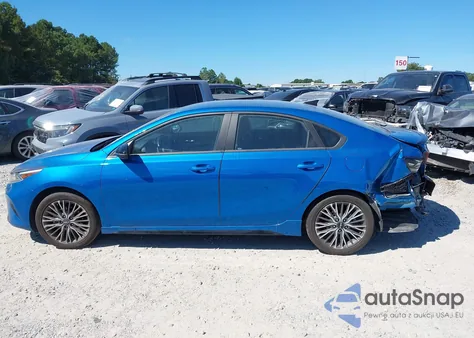 2023 Kia Forte Gt-Line z USA, uszkodzony, nr VIN 3KPF54AD9PE561710
